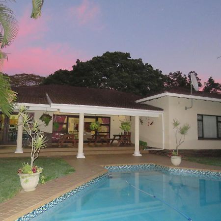 Mdoni House Guest Lodge Port Shepstone Exteriör bild