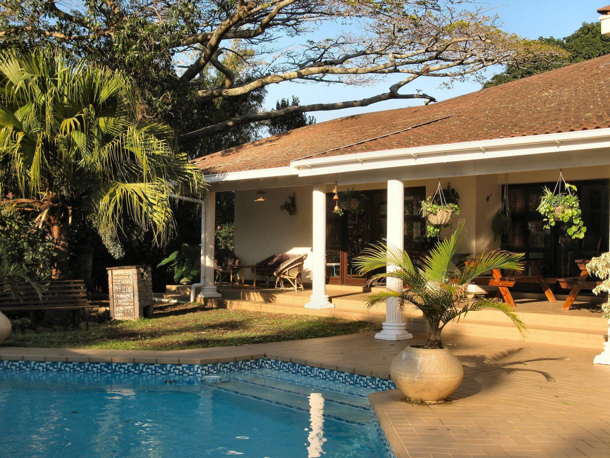 Mdoni House Guest Lodge Port Shepstone Exteriör bild